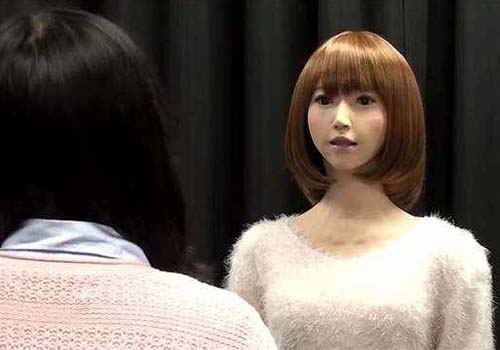 The Japanese "wife" robot priced at S100,000USD, sold out in one hour? Be careful not to b