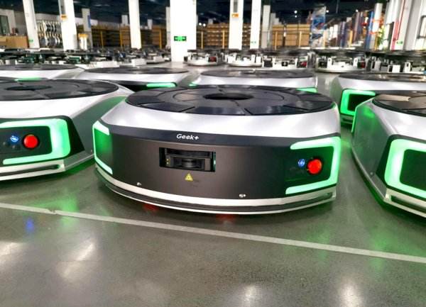 From AGV to V-AMR, the fourth generation of mobile robots accelerates landing(图5)