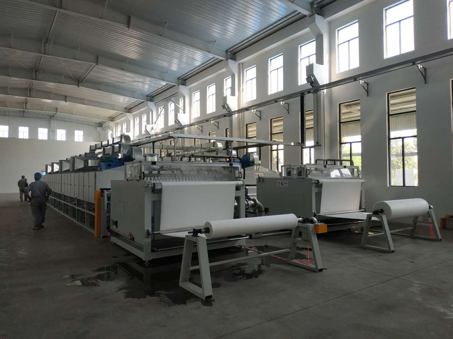 Electrostatic water resident melt blown fabric production line(图2)